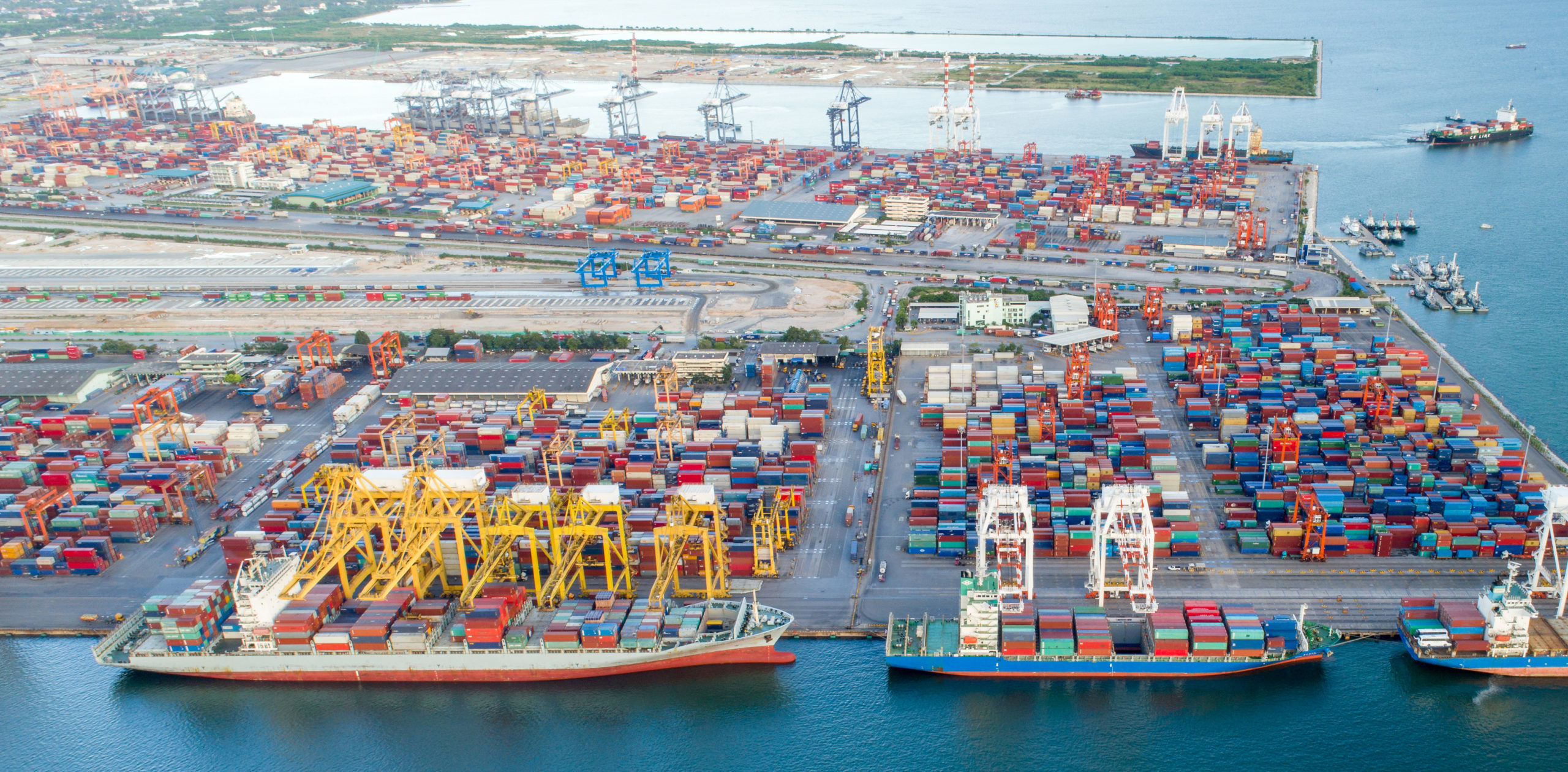 Birds eye view of Terminals, Cranes and Containers